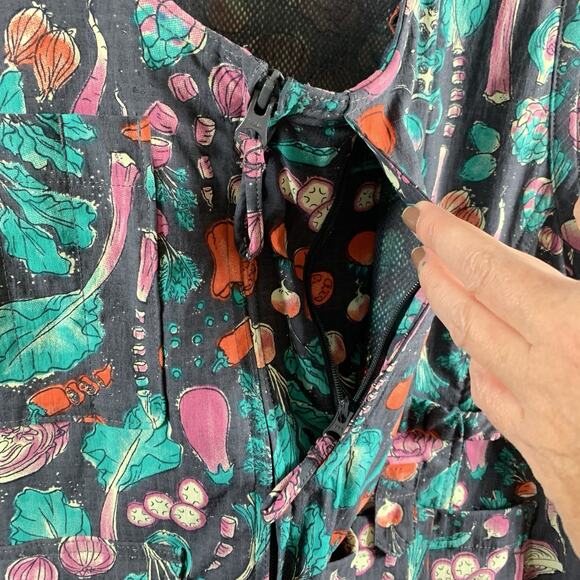 Duluth Trading Heirloom Gardening Vest Womens Size XL Vegetable Print Pockets - Picture 4 of 16